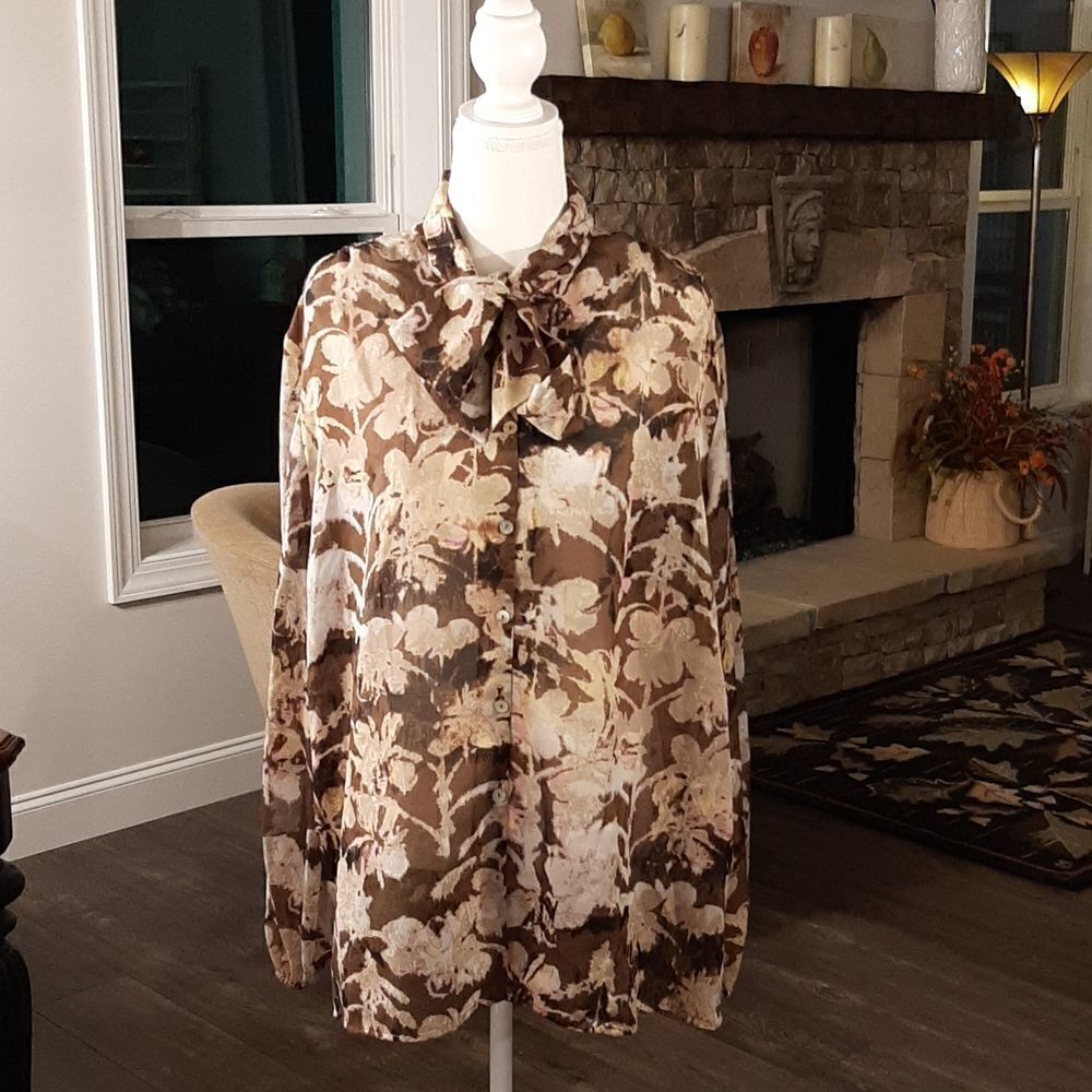 Jaclyn Smith Brown Floral Button Down